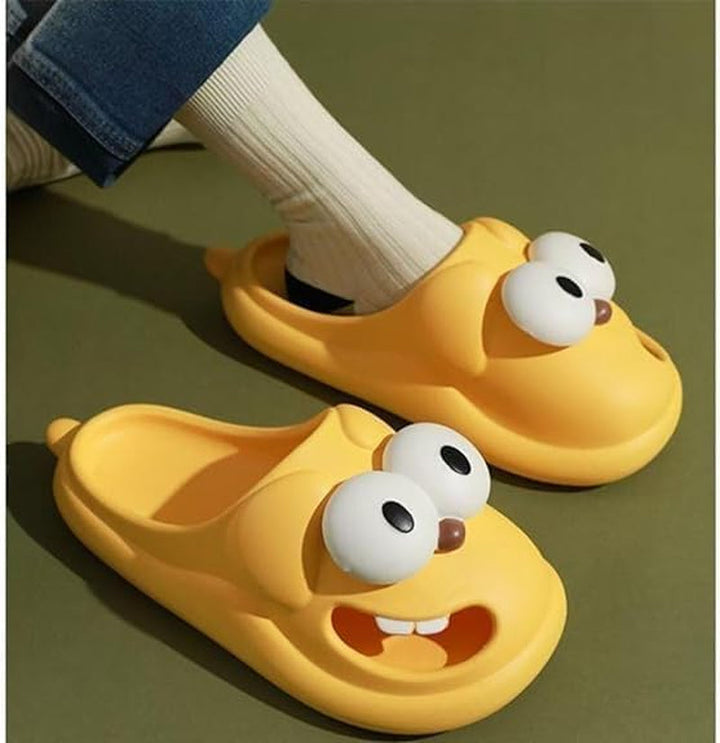 Paire de pantoufles SoleJoy unisexes, antidérapantes, offrant un confort optimal pour l'intérieur de la maison.