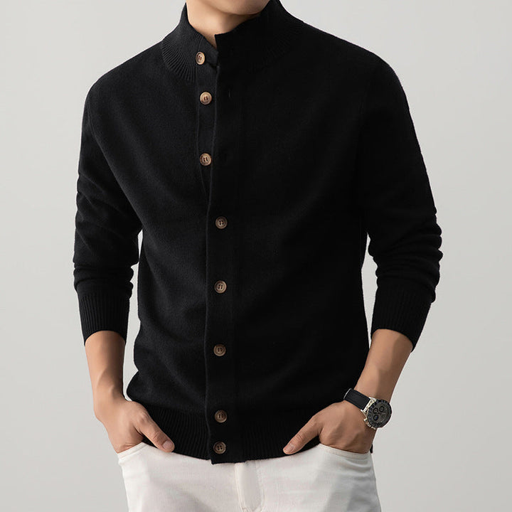 Cardigan homme confortable à col roulé, idéal pour le confort en hiver. Un gilet épais et élégant.
