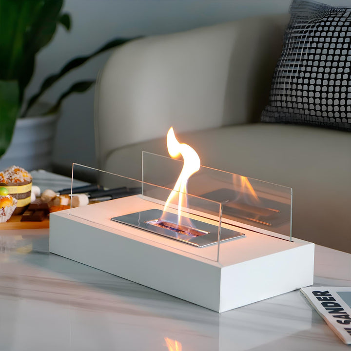 Foyer de table LumaFlame au design moderne, crée une atmosphère élégante sans fumée.
