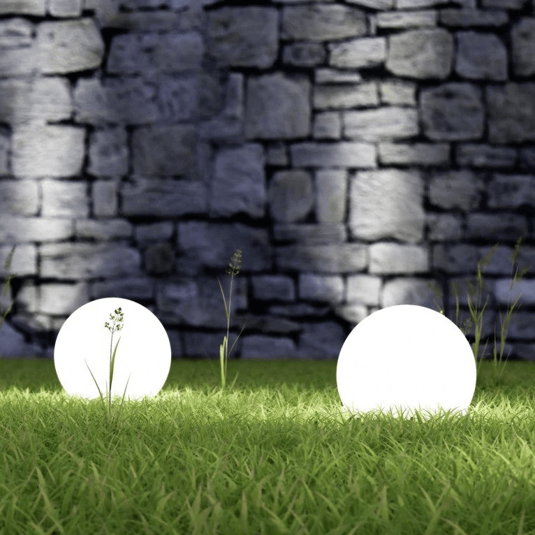 Décoration de jardin: lampe solaire sphérique IP65, crée une ambiance chaleureuse avec sa lumière LED.