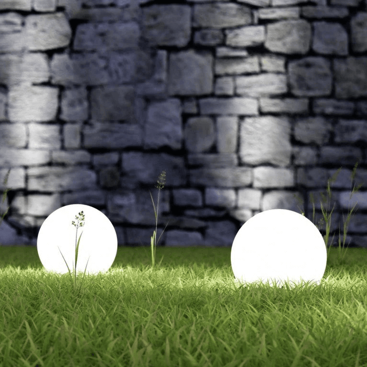 Décoration de jardin: lampe solaire sphérique IP65, crée une ambiance chaleureuse avec sa lumière LED.