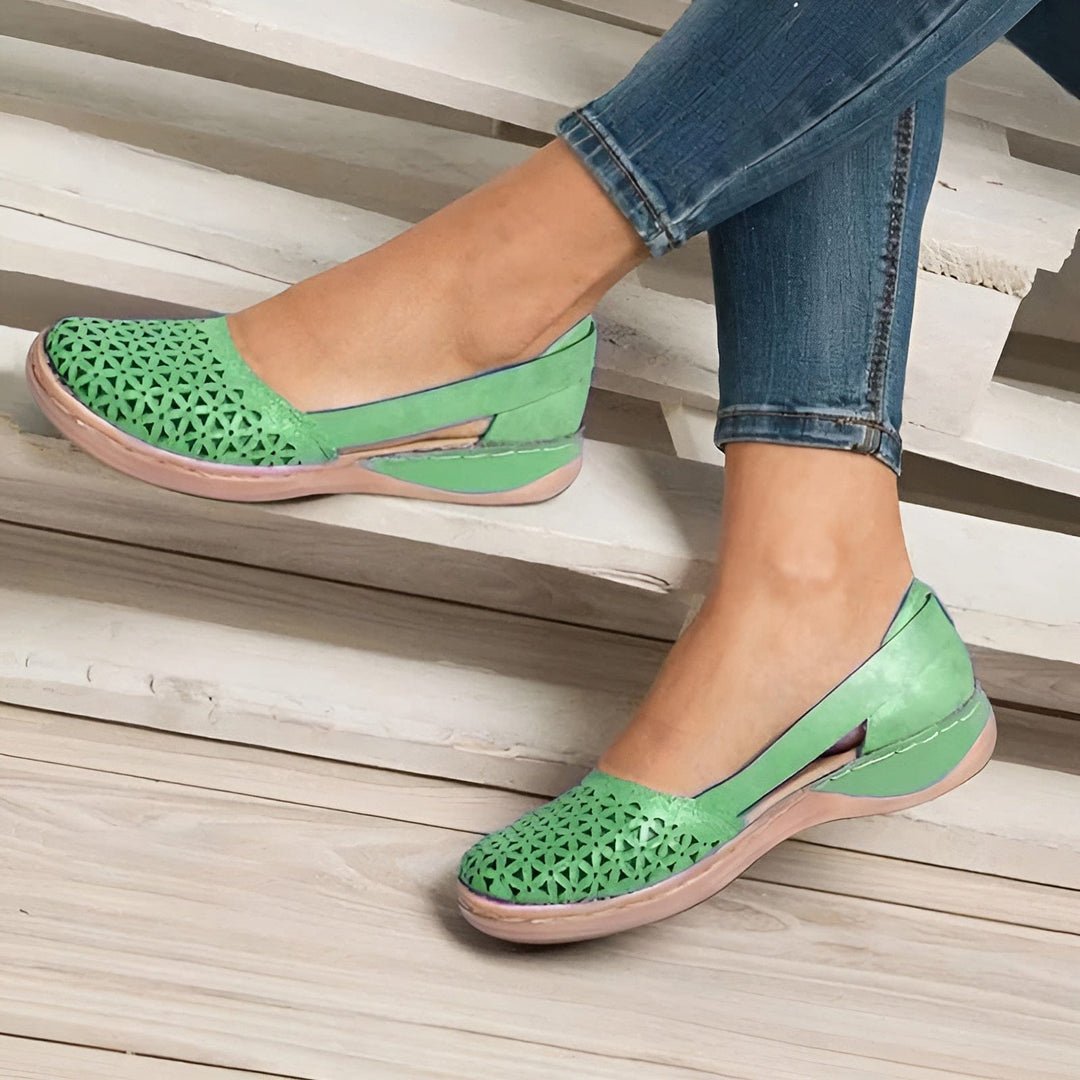 Chaussures orthopédiques élégantes pour femmes, parfaites pour le confort quotidien et le soutien des pieds.