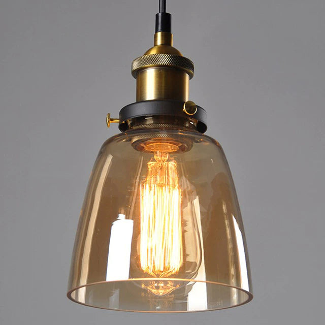 Suspension luminaire de luxe en verre et cristal, décoration intérieure sophistiquée.
