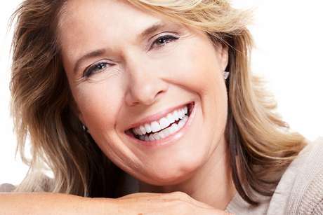 Facettes dentaires unisexes : obtenez un sourire parfait, naturel et une confiance renouvelée.