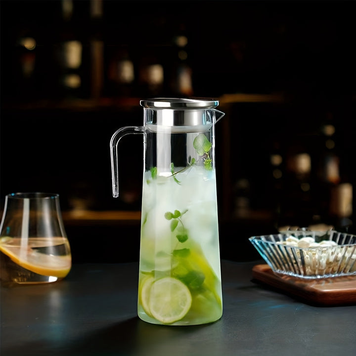Carafe de service élégante AquaElegance, pour présenter vos boissons sur table avec style et couvercle.