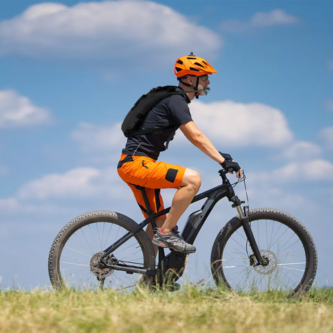 Sac à dos de sport 3L avec poche à eau intégrée. Idéal pour l'hydratation en randonnée ou vélo.