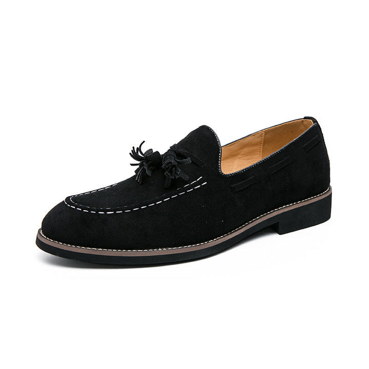 Mocassins classiques homme avec glands. Design intemporel et chic, une chaussure élégante et tendance pour l'automne.