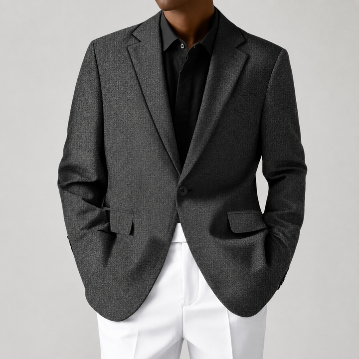 Dos du blazer homme structuré, coupe impeccable et élégante pour un look chic.