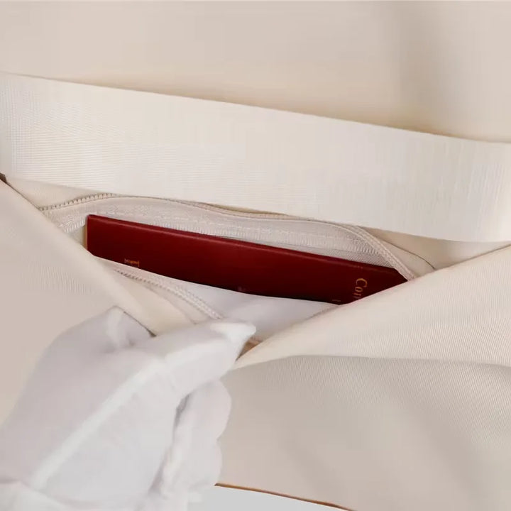 Sac à dos élégant et pratique, bicolore, imperméable, idéal pour le travail ou le voyage urbain.