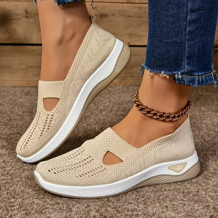 Chaussures confortables femme slip-on légères et respirantes pour bien-être quotidien, semelle souple.
