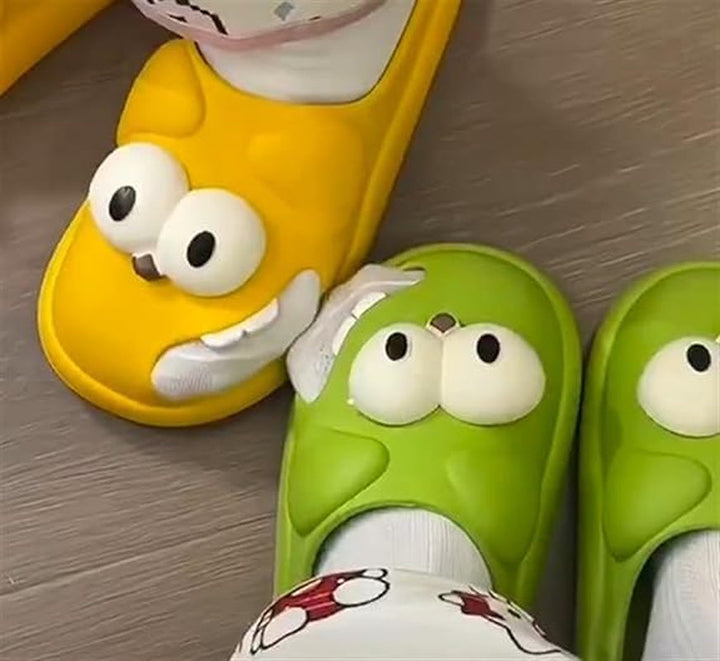 Pantoufles SoleJoy ultra-douces pour hommes et femmes, idéales comme cadeau confortable et original.