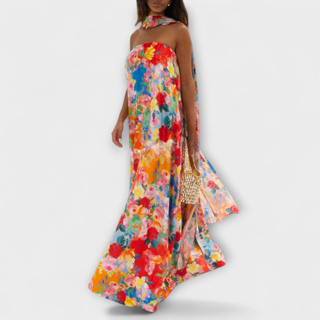 Robe longue femme fleurie sans manches à épaules dénudées, style bohème décontracté pour plage et été.