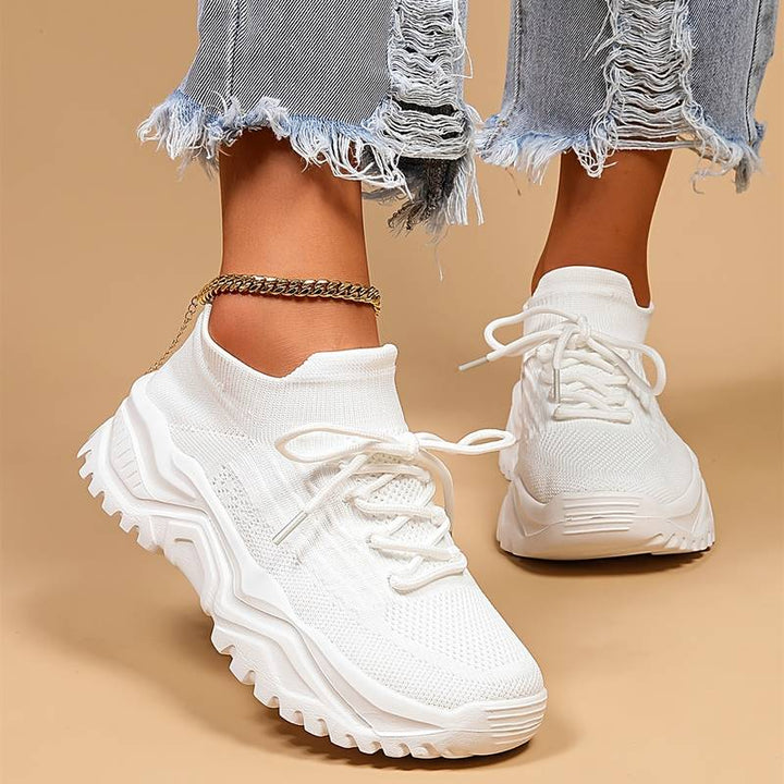 Baskets orthopédiques tendance pour femmes, idéales pour la marche quotidienne. Confort et style assurés.