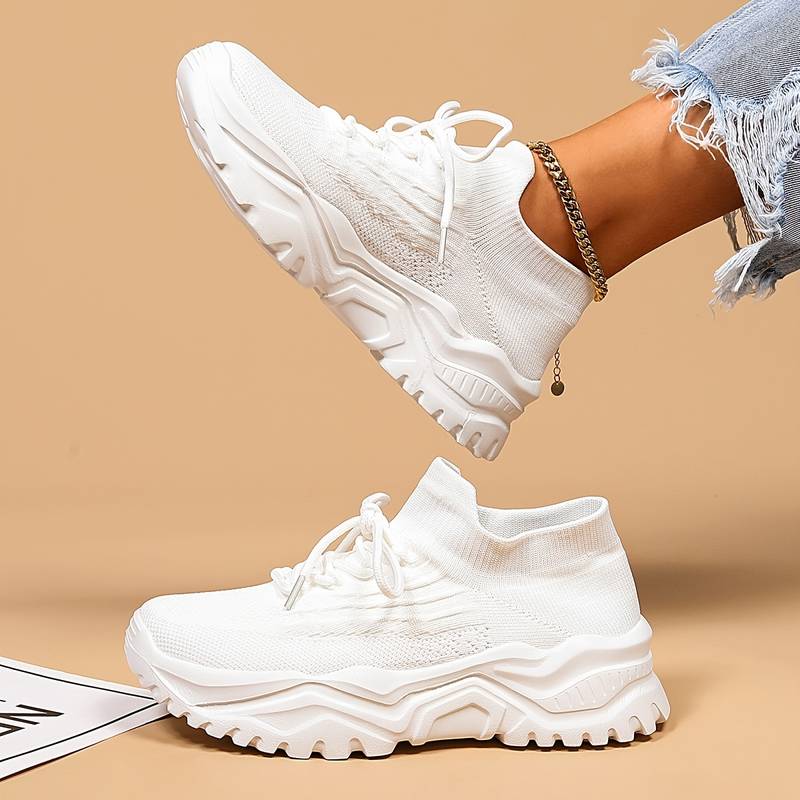 Chaussures femmes orthopédiques avec soutien voûte plantaire et amorti supérieur pour un confort optimal.