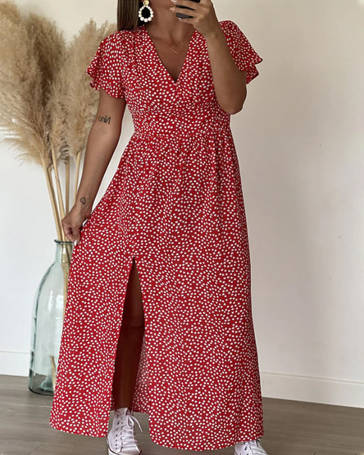 Robe femme fluide et légère, coupe a-line, motif floral et manches à volants. Parfaite pour les journées d'été.