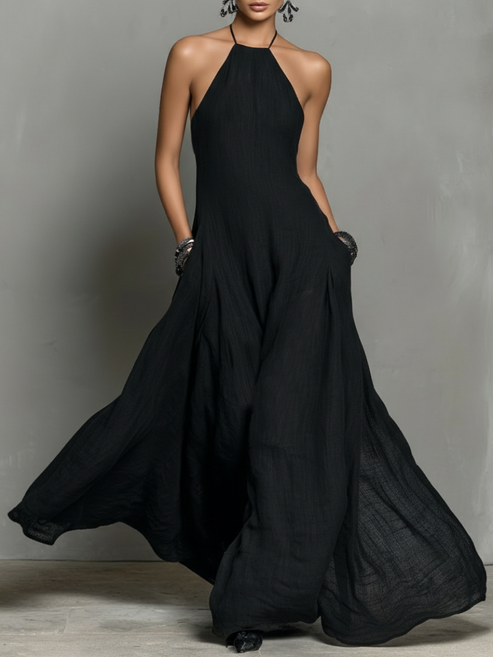 Robe longue fluide femme col halter, style élégant décontracté, parfaite pour l'été ou les vacances.