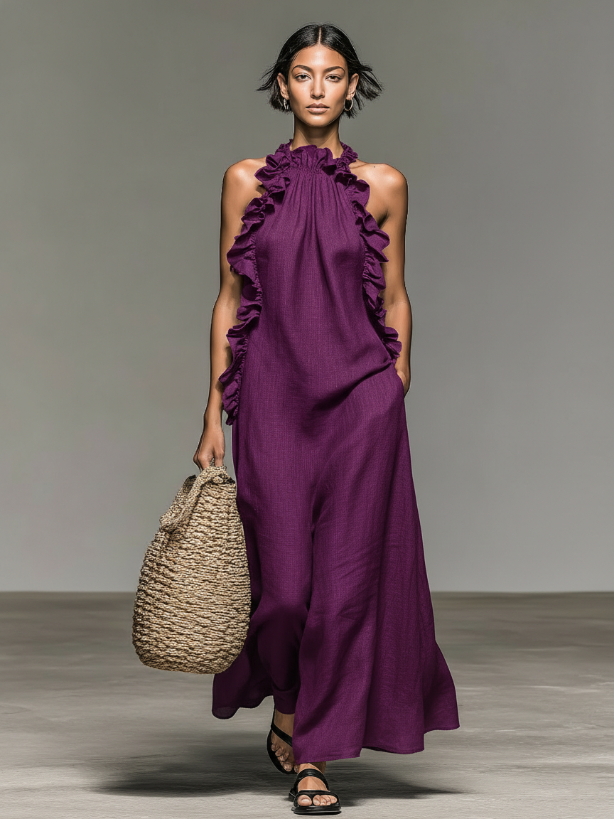 Robe maxi fluide pour femme, ultra confortable. Col halter élégant et détails volants sophistiqués.