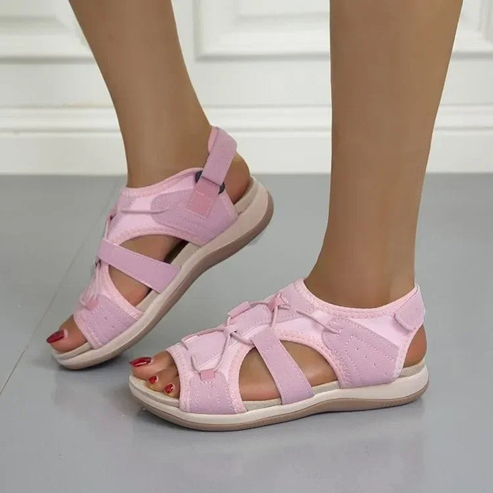 Profitez de l'été avec ces sandales femme orthopédiques, confortables, à bout ouvert et velcro.
