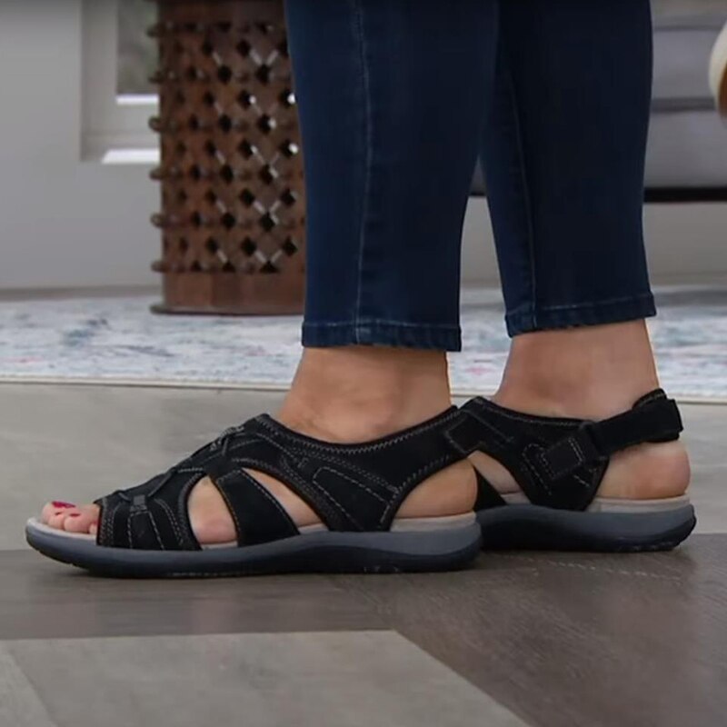 Paire de sandales femme confort, bout ouvert, lanières velcro. Ajustement et soutien optimal.