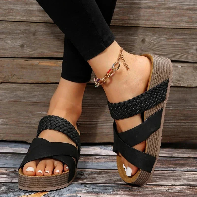 Mules plateforme femme tressées, sandales bohèmes à brides croisées, confortables pour la mode été.