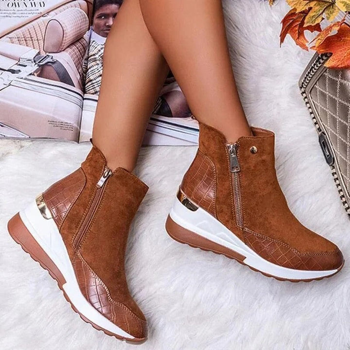 Bottines femme en cuir véritable avec talon épais élégant, design chic et fermeture éclair pratique pour le confort.