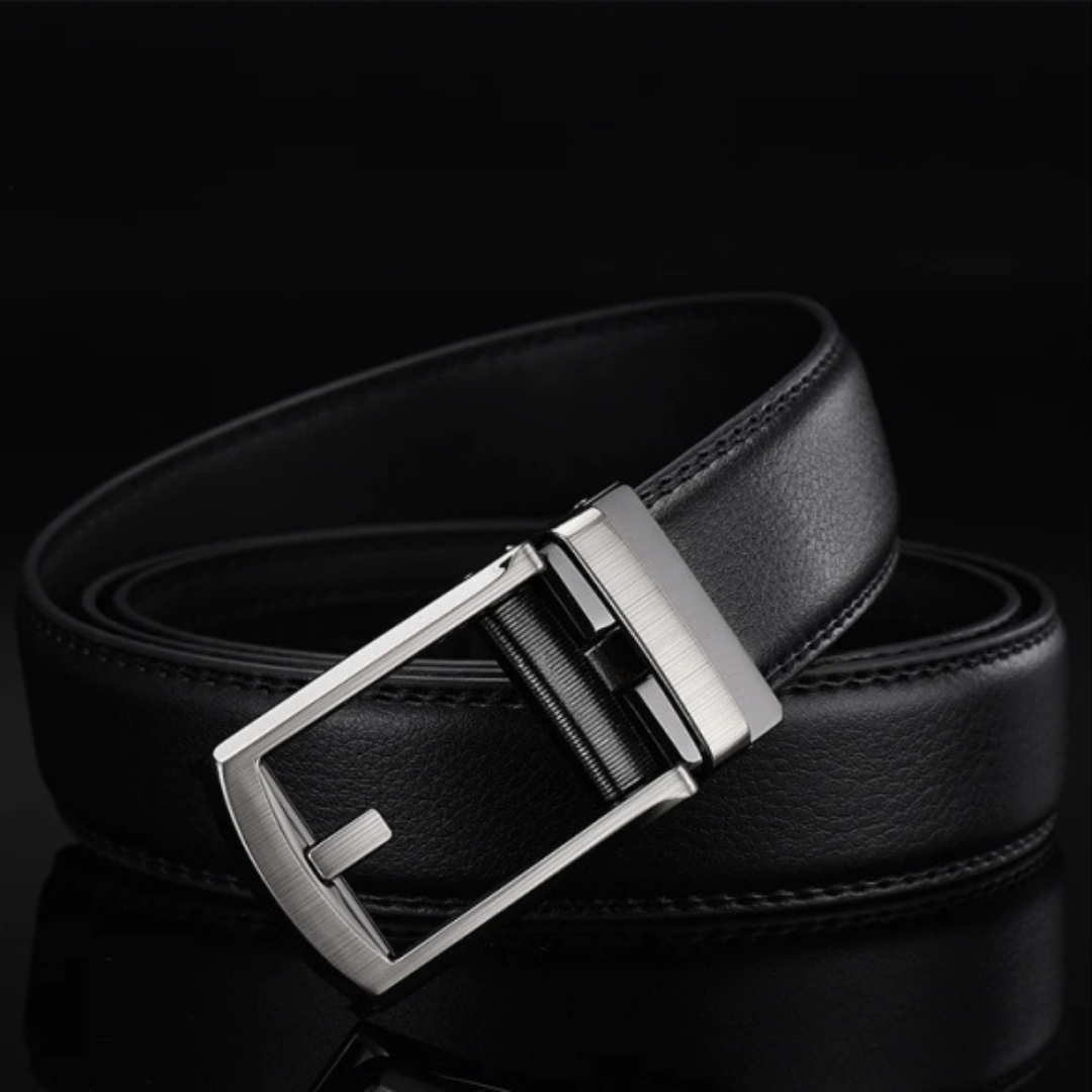 Ceinture automatique élégante pour hommes, ajustement rapide et précis, accessoire de mode polyvalent.