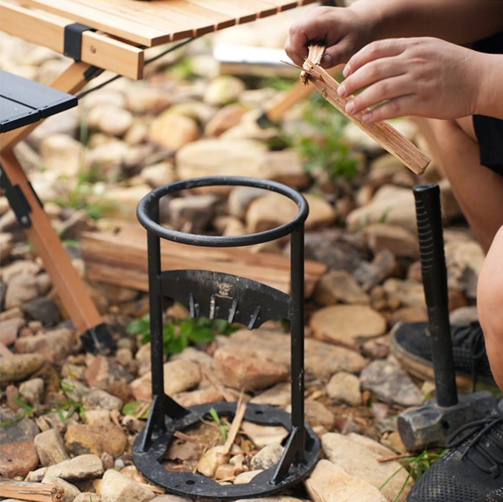 Fendeur de bois robuste, manuel, parfait pour préparer les bûches de l'hiver. Acier durable pour fendage facile.