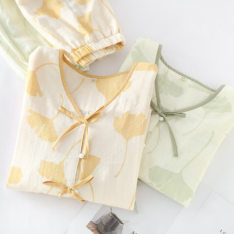 Vêtements de nuit femme élégants : Pyjama 2 pièces motif ginkgo, idéal printemps/été. Doux et moderne.