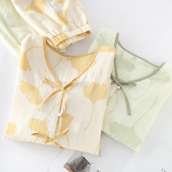 Vêtements de nuit femme élégants : Pyjama 2 pièces motif ginkgo, idéal printemps/été. Doux et moderne.