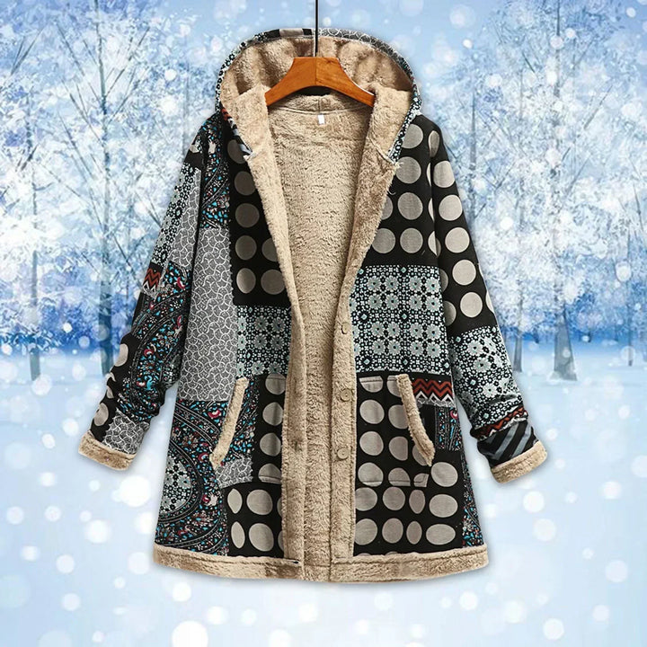 Veste femme multicolore avec patchwork, capuche et coupe décontractée. Style unique pour l'hiver et l'automne.