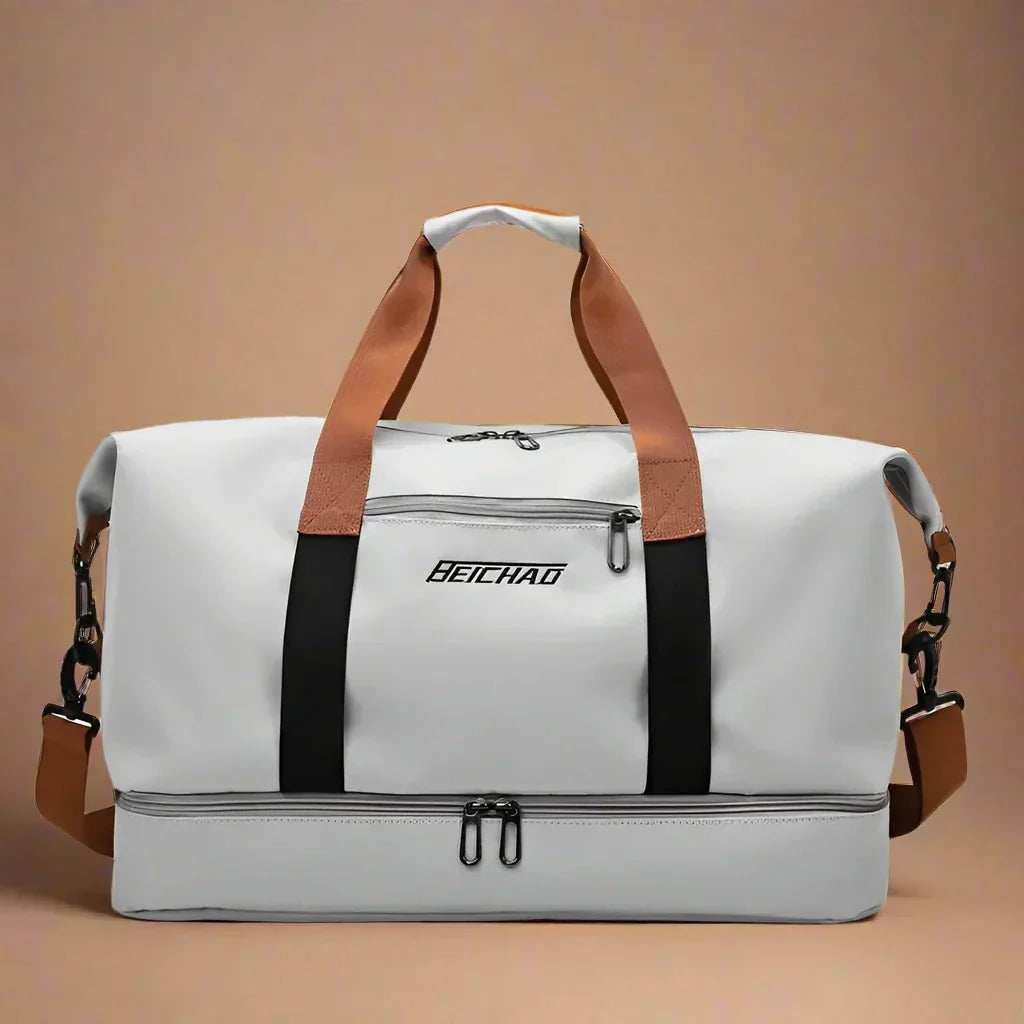 Sac de sport et voyage imperméable, idéal pour le gym avec son compartiment chaussures et sec/humide.
