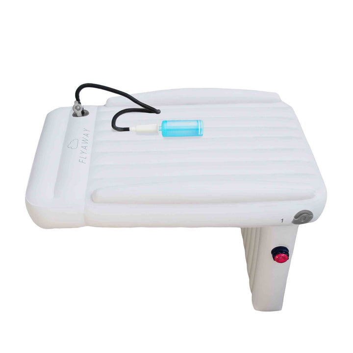 Lit d'appoint portable pour enfants, assure un sommeil de qualité en avion. Matelas gonflable facile.