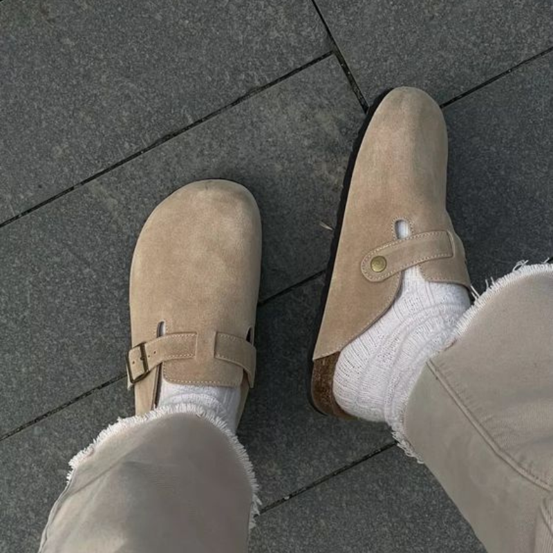 Chaussures plates Boston unisexes offrant un confort optimal et un bien-être durable. Idéales pour toute la journée.