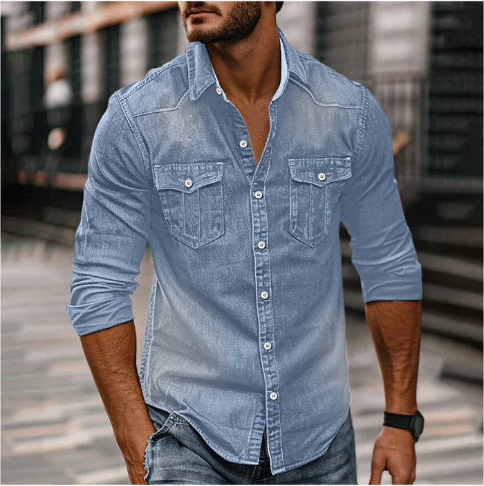 Surchemise homme en denim bleu, coupe slim, look casual élégant et polyvalent, idéale pour toute saison.