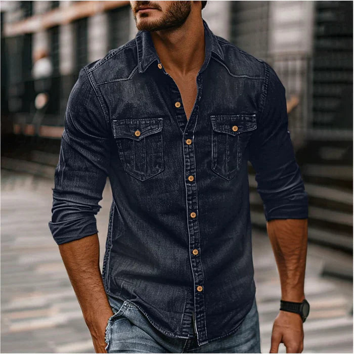 Mode masculine: surchemise en jean ajustée pour homme, style robuste et élégant, parfaite printemps-automne.