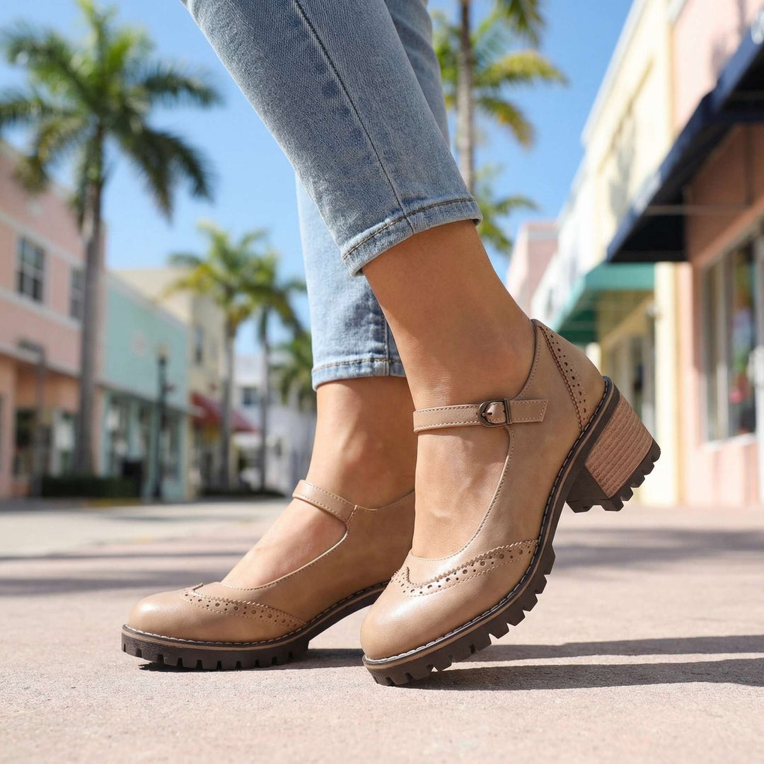 Chaussures Mary Jane chic femme, talon confortable, style rétro pour un look habillé ou décontracté.