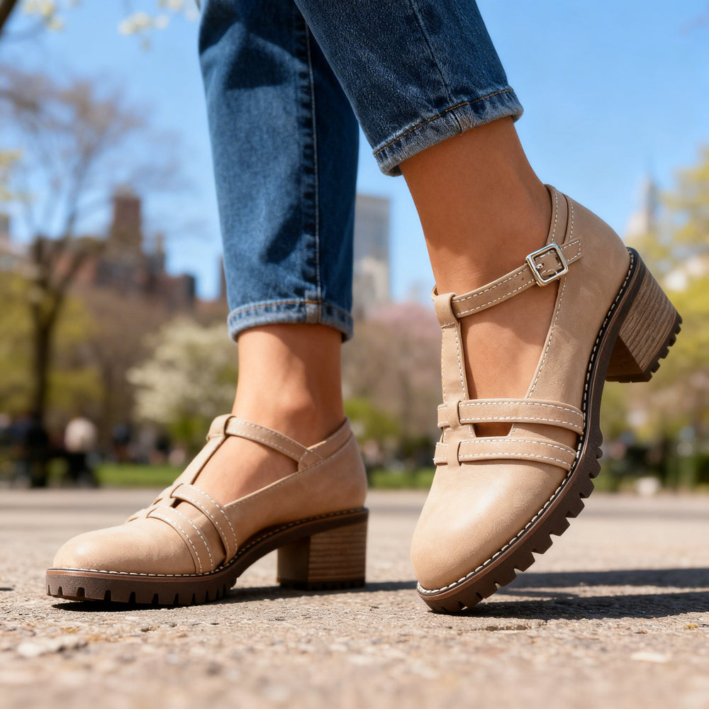 Chaussures femme confortables: mocassins T-strap à talon bloc, parfaites pour un look rétro élégant et chic.