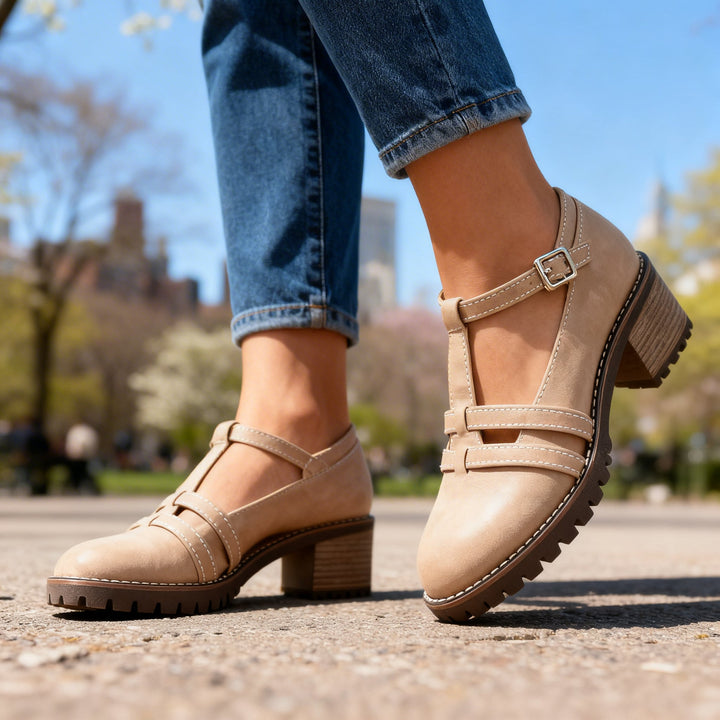Chaussures femme confortables: mocassins T-strap à talon bloc, parfaites pour un look rétro élégant et chic.