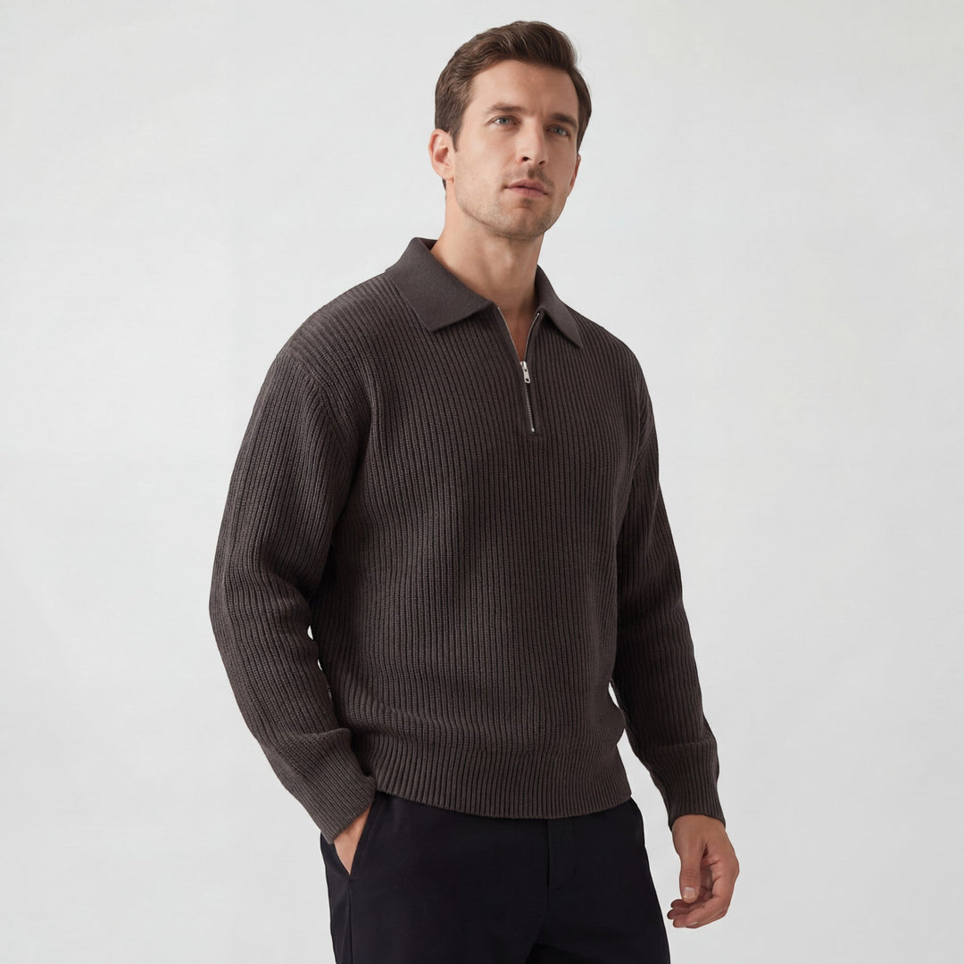 Vêtement homme décontracté: pull ample en maille zippée, idéal pour un confort tendance.