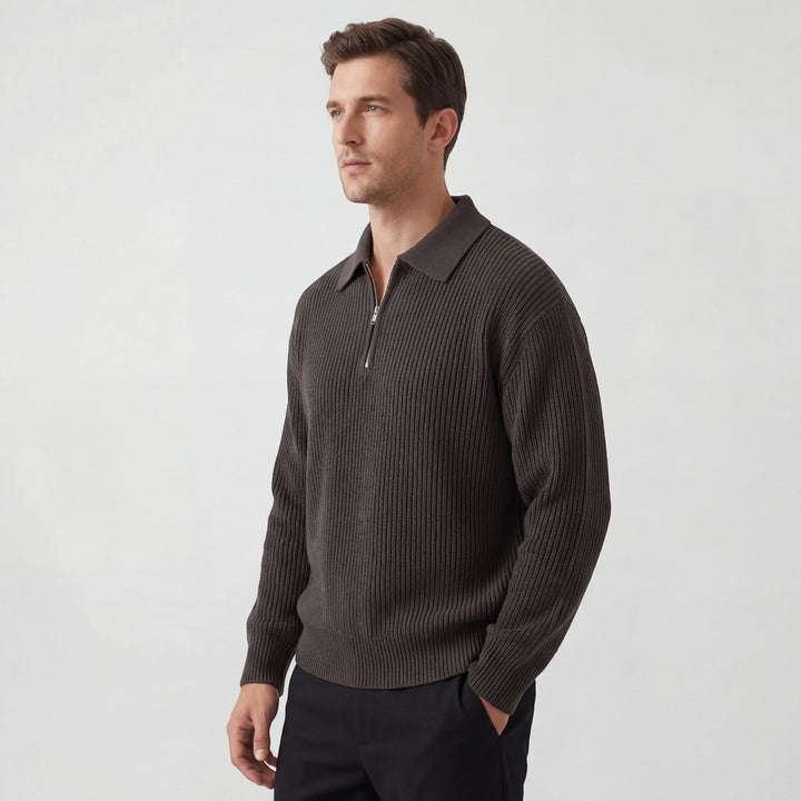 Pull homme confortable en maille tricotée, zippé, coupe ample parfaite pour l'automne.