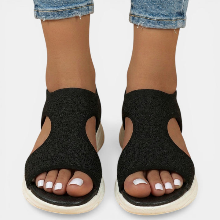 Élégantes sandales à enfiler pour femme, orthopédiques et confortables pour un usage quotidien.