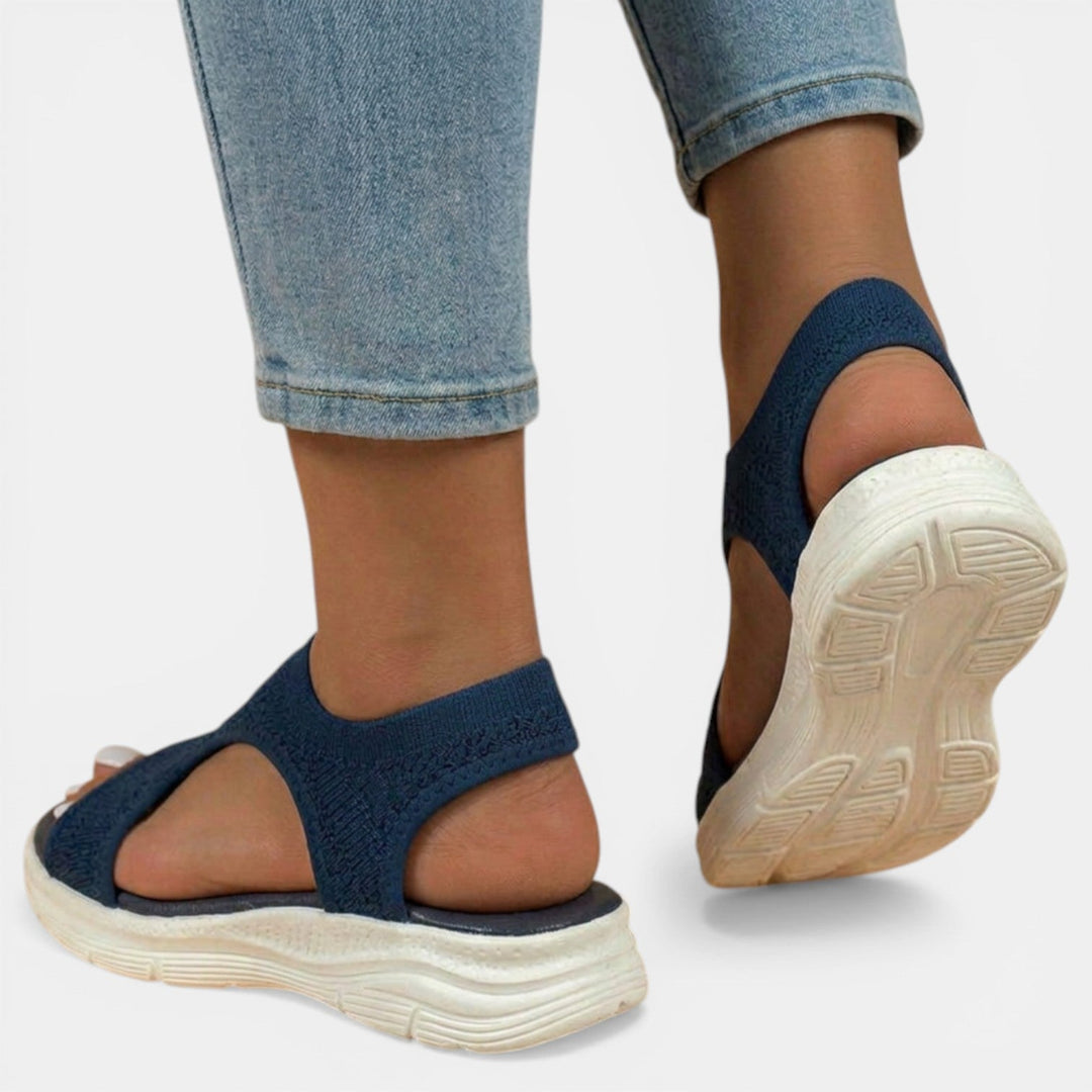 Sandales à enfiler pour femme, idéales pour l'été, offrent confort et soulagement fasciite plantaire.