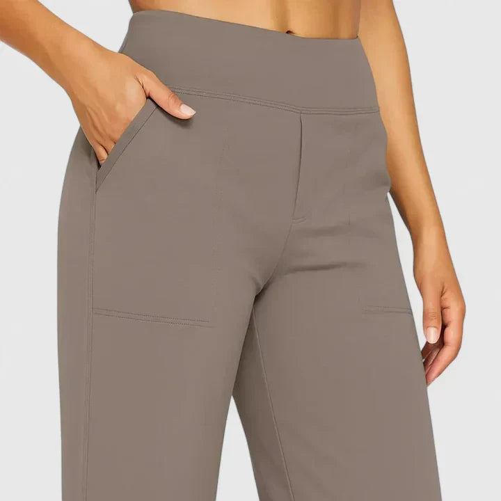 Pantalon femme confortable, taille haute, coupe droite élégante, idéal pour toute la journée.