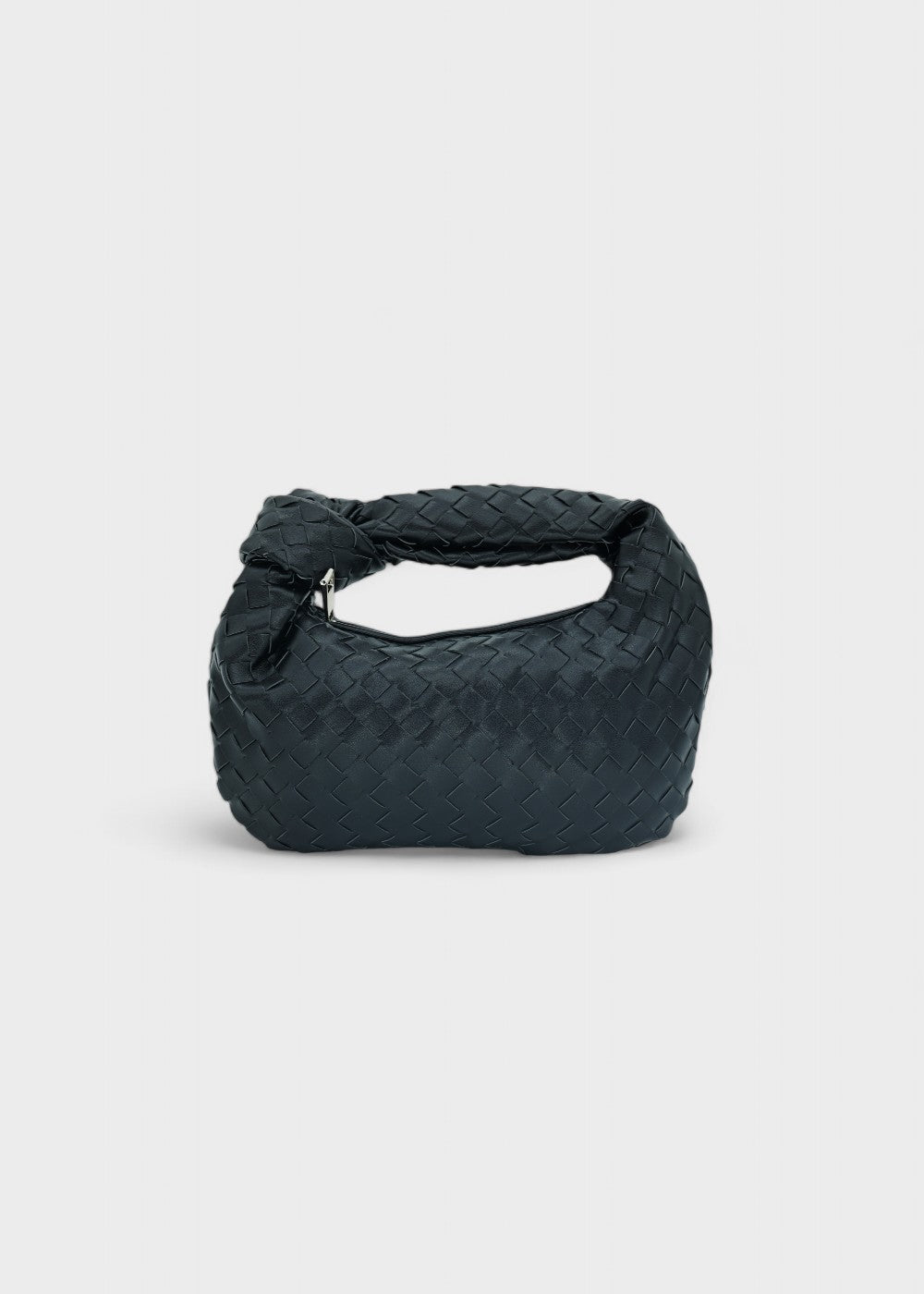 Mini sac tressé en similicuir noir, accessoire mode élégant et indispensable pour chaque femme.