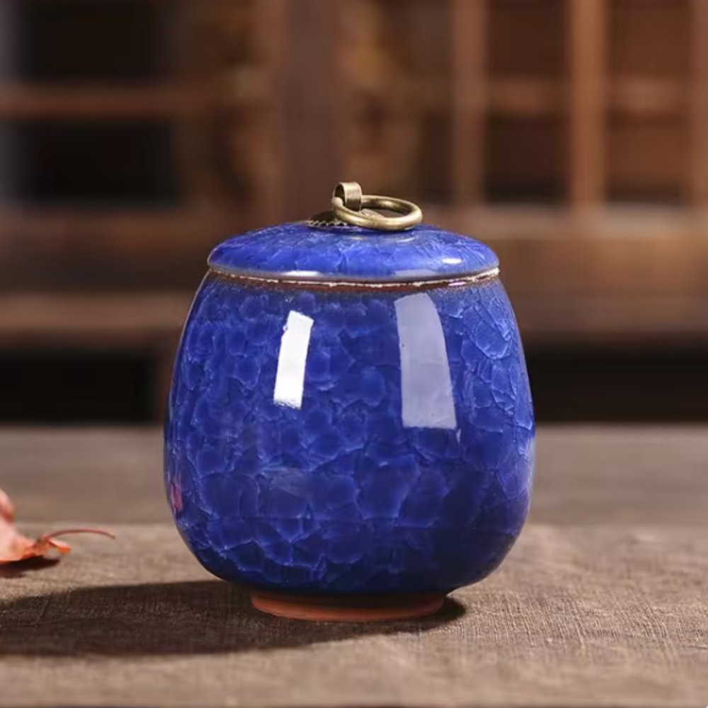 Urne souvenir en céramique pour animaux, un mémorial paisible pour votre cher compagnon.