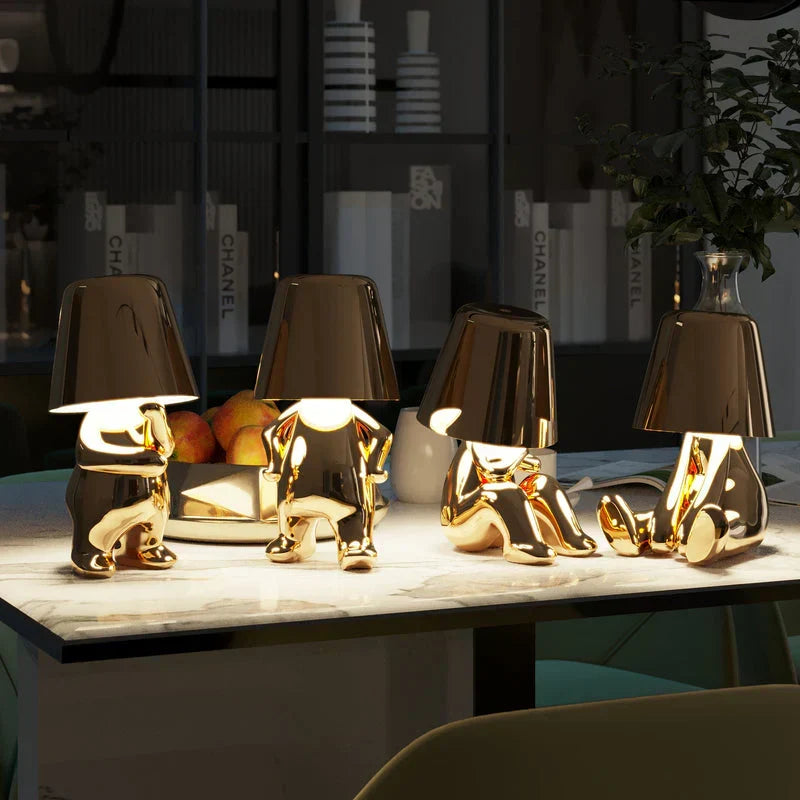 Lumière ludique et éclairage design avec la lampe de table LumoPals, rechargeable et dimmable.