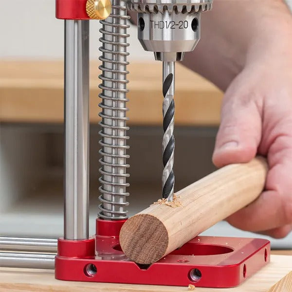Gabarit de perçage 90 degrés, outil essentiel pour un perçage droit en bricolage et réparation.