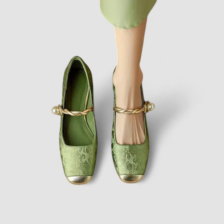 Chaussures Mestelle orthopédiques femme, style vintage chic, avec perles décoratives.
