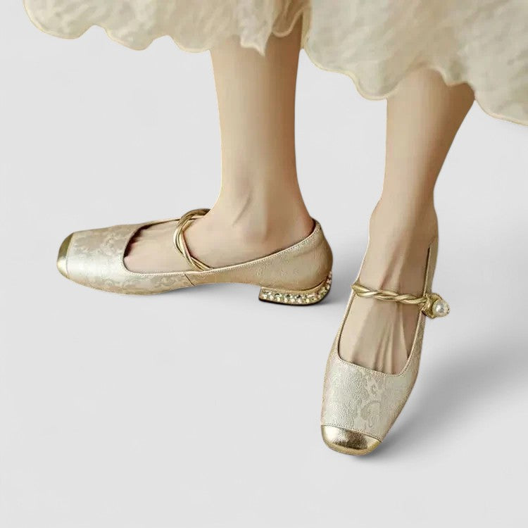 Chaussures Mestelle femme, orthopédiques, bout métallique, élégance moderne et chic.
