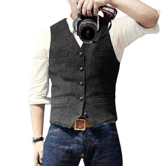 Gilet homme ajusté, élégant et polyvalent. Parfait comme veston ou pour un look décontracté chic.